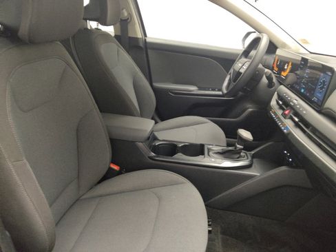 Used 2025 Kia K4 FWD image 21
