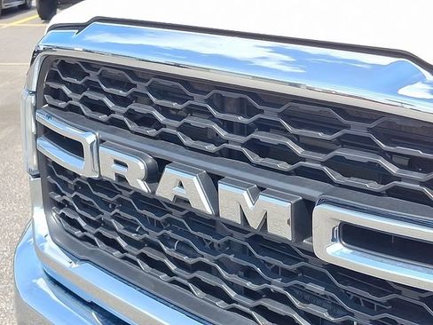 Used 2022 RAM 5500 Tradesman w/ Chrome Appearance Group AWD/4WD image 26