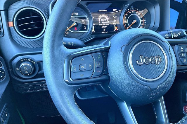Used 2025 Jeep Gladiator Mojave w/ Convenience Group AWD/4WD image 12