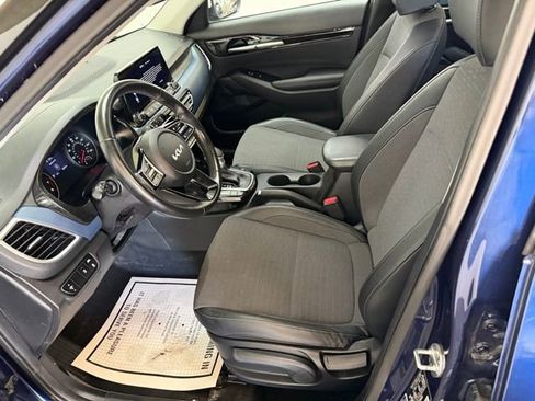 Used 2023 Kia Seltos S w/ Navigation Package FWD image 16