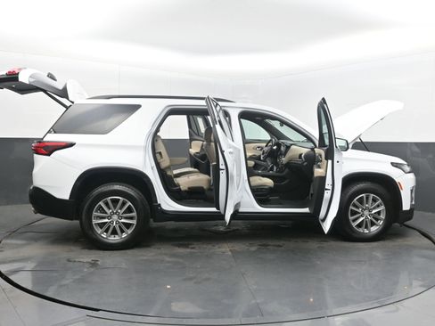 Used 2022 Chevrolet Traverse LT AWD/4WD image 45