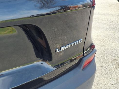 Used 2019 Jeep Cherokee Limited w/ Luxury Group image 24