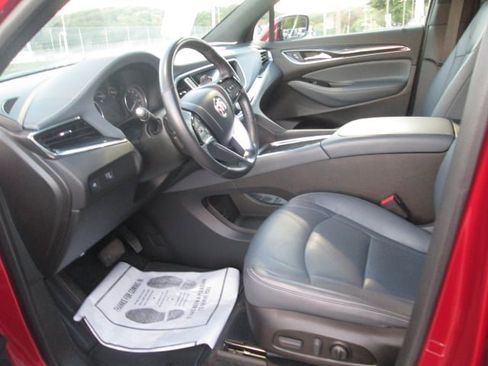 Used 2023 Buick Enclave Essence image 12