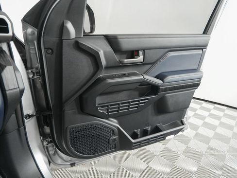 Used 2025 Toyota 4Runner Platinum AWD/4WD image 21