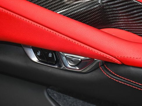Used 2022 Chevrolet Corvette Stingray Preferred Cpe w/ Z51 Performance Package RWD image 18