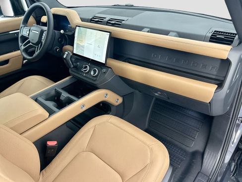 New 2026 Land Rover Defender 110 X-Dynamic SE AWD/4WD image 16