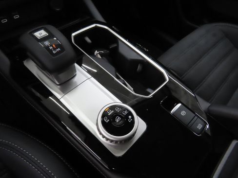 New 2025 Mitsubishi Outlander SE image 15