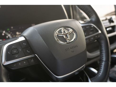 Used 2021 Toyota Highlander Platinum AWD/4WD image 34