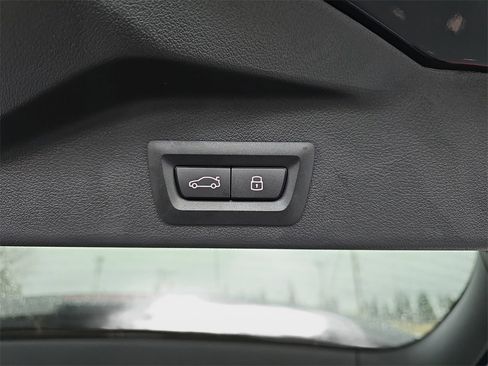 Used 2025 BMW X5 M60i w/ Climate Comfort Package image 17