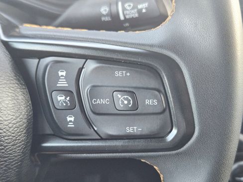 Used 2024 Jeep Wrangler Unlimited AWD/4WD image 31