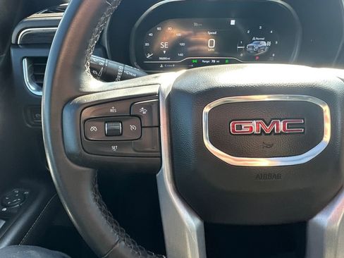 Used 2023 GMC Yukon XL SLT image 23