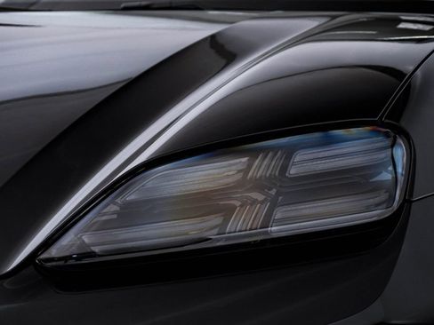 New 2026 Porsche Macan Turbo Electric image 7