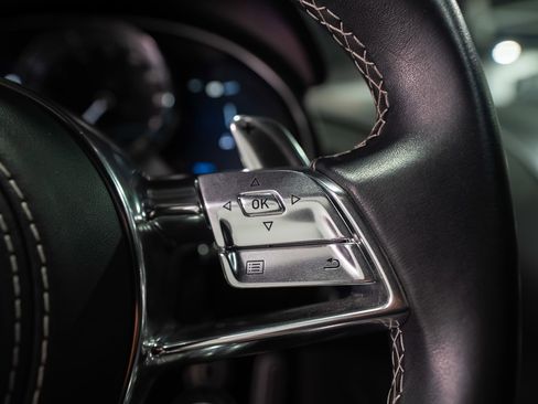 Used 2018 Bugatti Chiron image 18