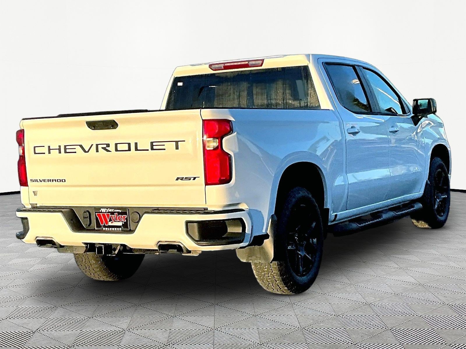 Used 2023 Chevrolet Silverado 1500 RST AWD/4WD image 6