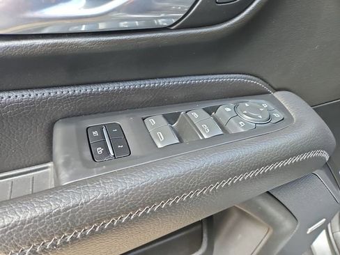 Used 2024 GMC Yukon XL Denali RWD image 23
