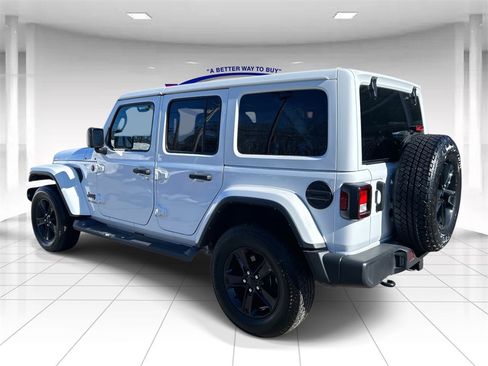 Used 2021 Jeep Wrangler Unlimited Sahara image 5