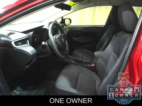 Used 2024 Toyota Corolla LE w/ LE Convenience Package FWD image 2