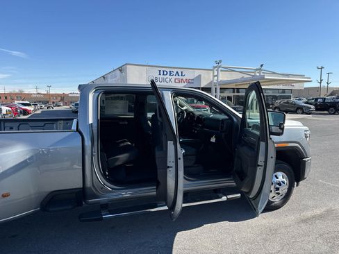 New 2026 GMC Sierra 3500 SLT w/ SLT Convenience Package image 15