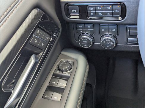 New 2026 GMC Yukon XL AT4 w/ AT4 Premium Plus Package AWD/4WD image 22