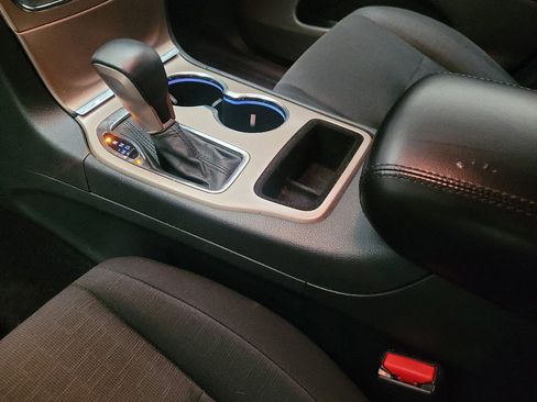 Used 2016 Jeep Grand Cherokee Laredo w/ Quick Order Package 23E image 26