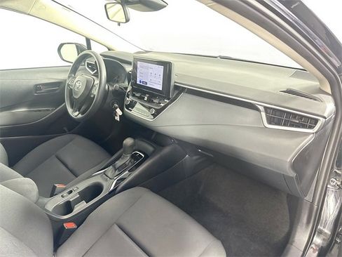 Used 2024 Toyota Corolla LE image 27