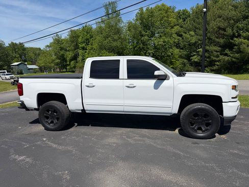 Used 2017 Chevrolet Silverado 1500 LT w/ All Star Edition AWD/4WD image 4