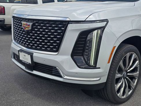 New 2026 Cadillac Escalade ESV Luxury image 10