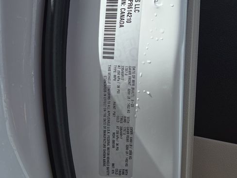 Used 2023 Chrysler Pacifica Touring-L FWD image 30