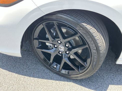 Used 2025 Honda Civic Sport image 9