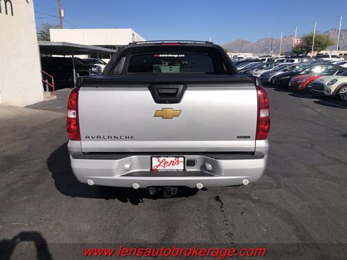 Used 2012 Chevrolet Avalanche LS w/ Convenience Package image 7