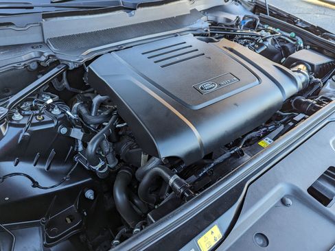 Used 2024 Land Rover Discovery Dynamic SE image 49