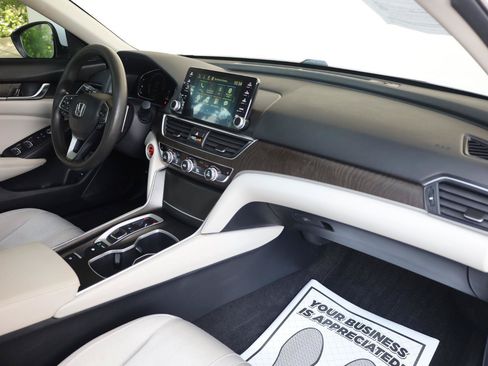 Used 2019 Honda Accord EX image 36