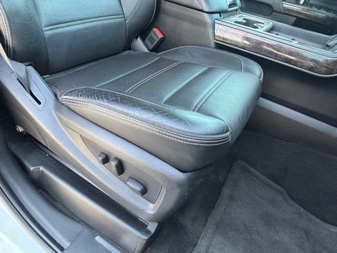 Used 2015 GMC Sierra 2500 Denali w/ Duramax Plus Package AWD/4WD image 24