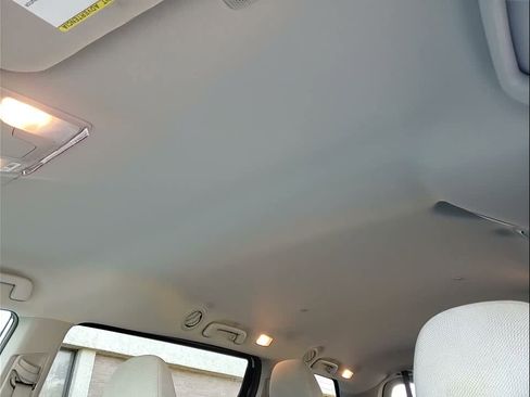 Used 2020 Toyota Sienna L image 29