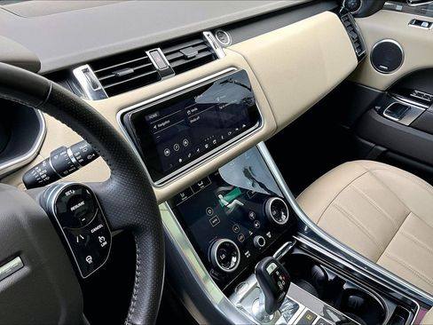 Used 2020 Land Rover Range Rover Sport HSE image 32