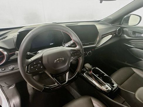 Used 2025 Chevrolet Trax RS w/ Driver Confidence Package FWD image 11