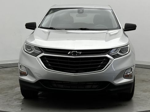 Used 2021 Chevrolet Equinox LS w/ LS Convenience Package image 2