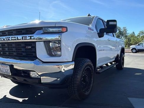 Used 2022 Chevrolet Silverado 2500 LT w/ Convenience Package image 9