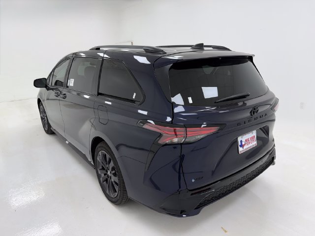 New 2026 Toyota Sienna XSE FWD image 38