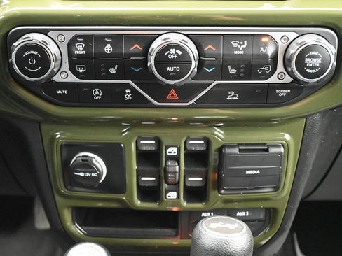 Used 2021 Jeep Wrangler Unlimited Sport AWD/4WD image 19