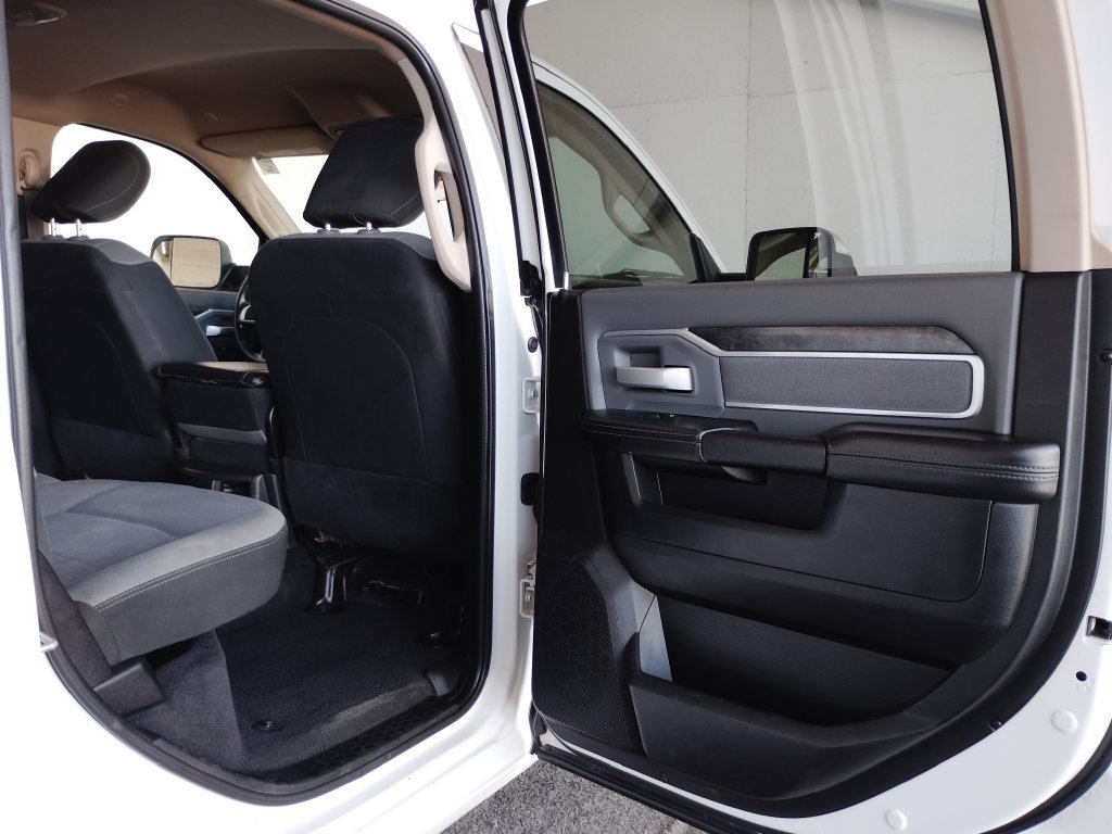 Used 2020 RAM 2500 Big Horn AWD/4WD image 16