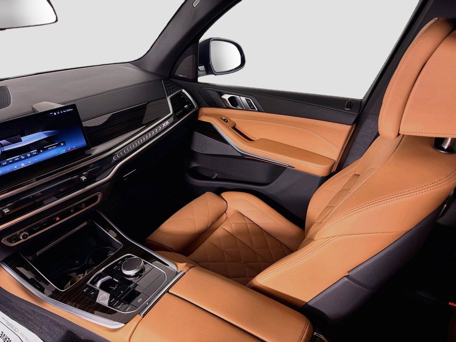 Used 2025 BMW X5 sDrive40i w/ Climate Comfort Package RWD image 25