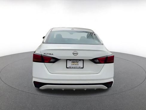 Used 2025 Nissan Altima 2.5 SV image 12