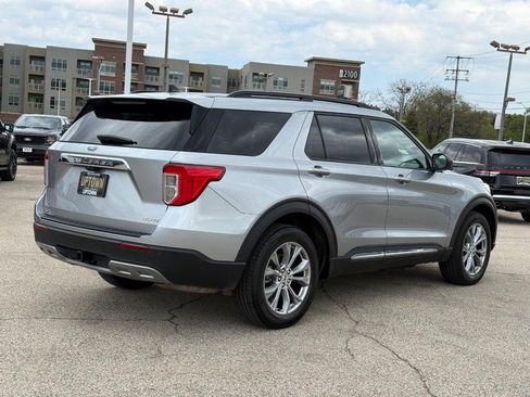 Certified 2023 Ford Explorer XLT w/ Equipment Group 202A AWD/4WD image 3