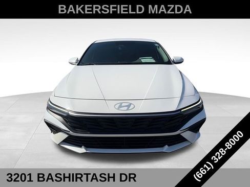 Used 2024 Hyundai Elantra SE FWD image 8