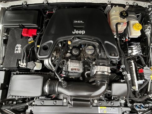 Used 2020 Jeep Wrangler Unlimited Sport image 9