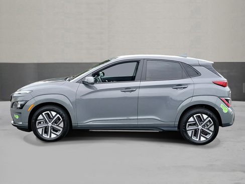 Used 2023 Hyundai Kona SE FWD image 3