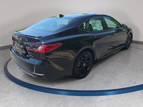 New 2026 Toyota Camry SE FWD image 5