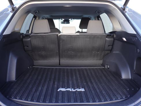 Used 2023 Toyota RAV4 XLE image 17