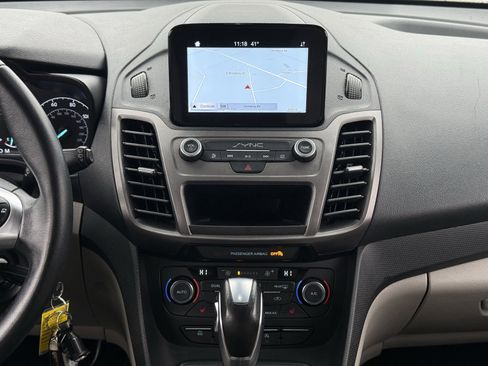 Used 2019 Ford Transit Connect XLT w/ XLT Premium Package image 16